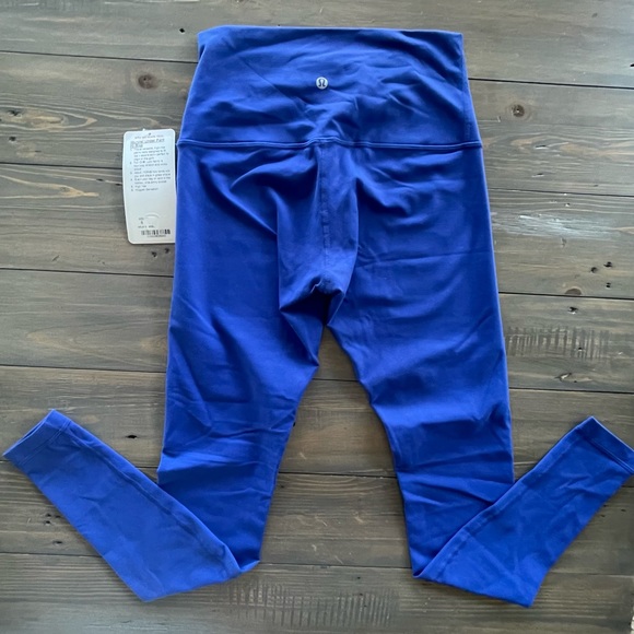 NWT Wunder Under Hi-Rise. Size 8. - Picture 2 of 3